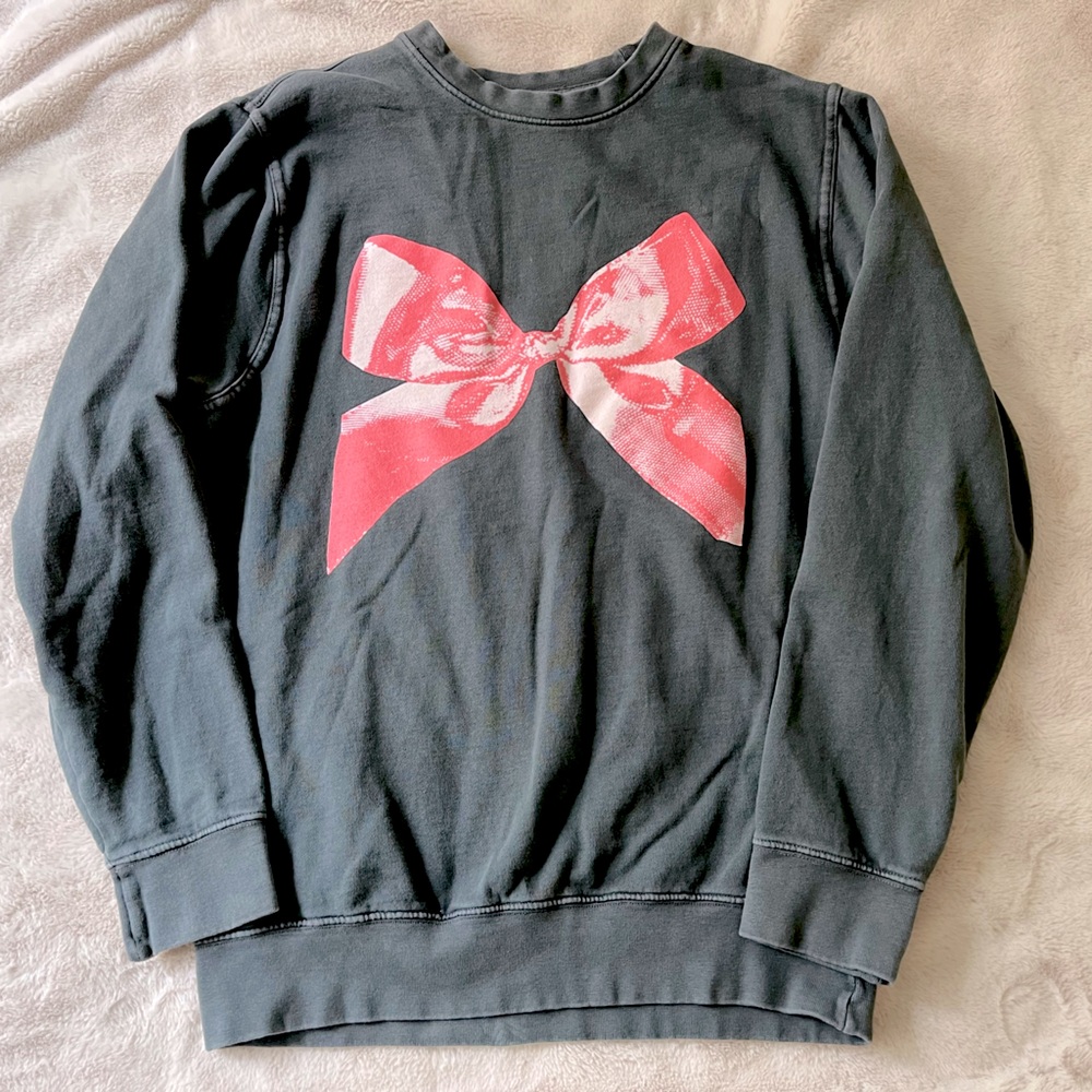 Urban Outfitters Black Sweatshirt with Pink Bow - Picture 3 of 11